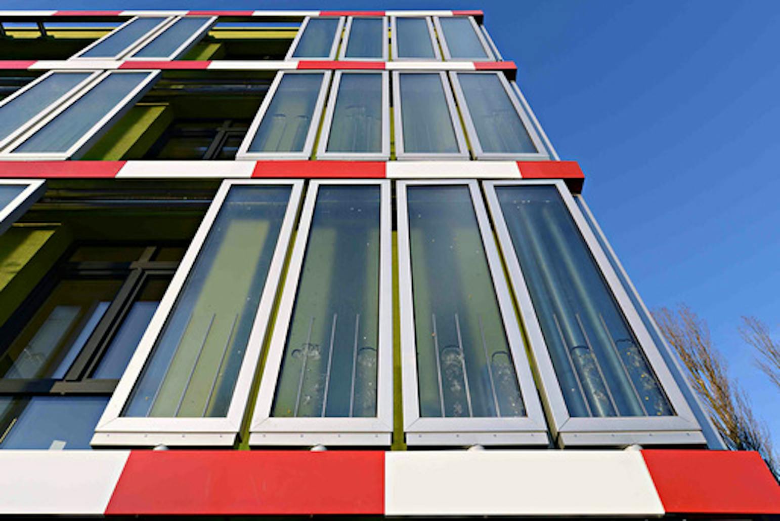 Bi q. Здания biq House. Algae System facade Energy. SPLITTERWERK and Arup’s SOLARLEAF.