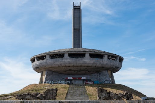 The defaced Buzludzha monument as it appeared in 2019. Photo: Rob Schofield/<a href="https://www.flickr.com/photos/robschofield/30752723972/in/photostream/">Flickr</a>. (CC BY-NC-ND 2.0)