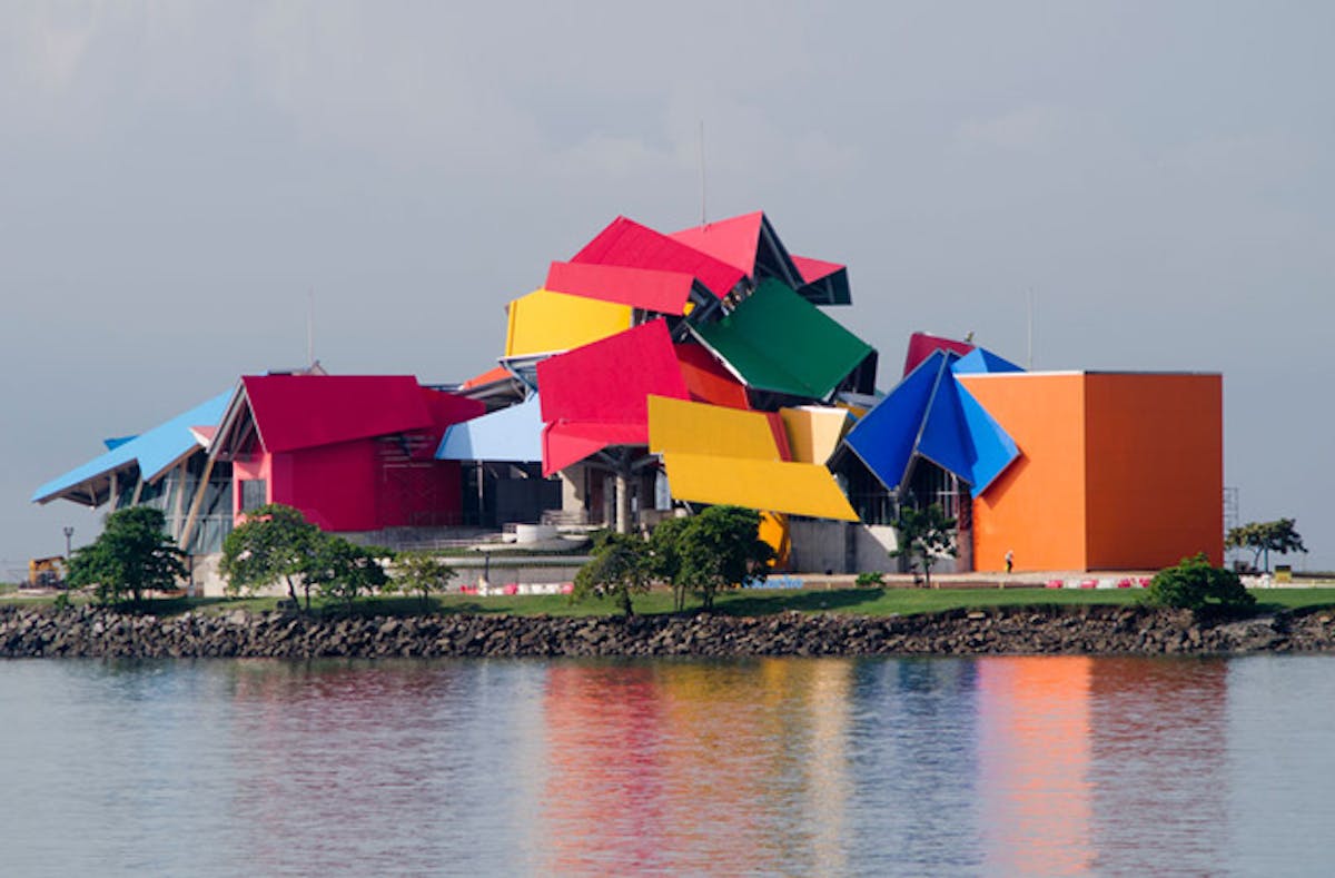These 21 Buildings By Architect Frank Gehry Actually Exist And They Look  Like They Are From A Sci-Fi Movie