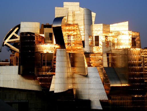 Frank Gehry's Weisman Art Museum in Minneapolis. Image courtesy Flickr user <a href="https://www.flickr.com/photos/28481088@N00/2436009654/in/photolist-4HgbNs-4HbZJB-4HbZBx-4HgbZ5-4FU71W-4FPW8r">tanakawho</a> (CC BY-NC 2.0)