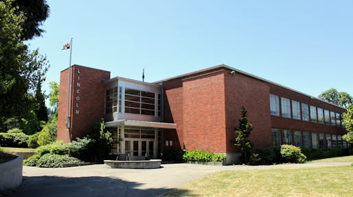 Lincoln High School in Portland, Oregon. Image courtesy Wikimedia Commons user <a href="https://upload.wikimedia.org/wikipedia/commons/5/51/Lincoln_High_School_-_Portland_Oregon.jpg">Tedder (CC BY 3.0)</a>.