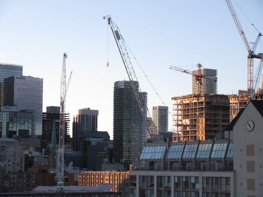 Construction cranes across Toronto's skyline. Image: <a href="https://flickr.com/photos/55289779@N00/50867323198">Flickr</a> (CC0 1.0)