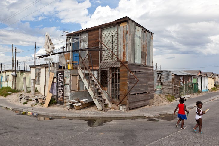 Informal vertical urbanism in Cape Town, South Africa. Credit U-TT / Daniel Schwartz.