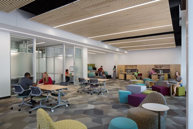 Leadership & Service Center - Staff is integrated into the open and flexible areas within the space, allowing them to interact seamlessly with students.
