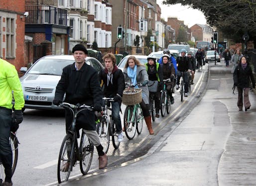 Cyclists in Oxford. Image courtesy Flickr user Tejvan Pettinger (CC BY 2.0)