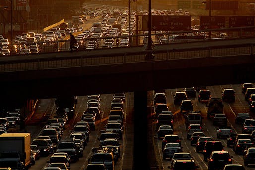 Traffic on the I-110 Harbor Freeway. (Luis Sinco/Los Angeles Times)