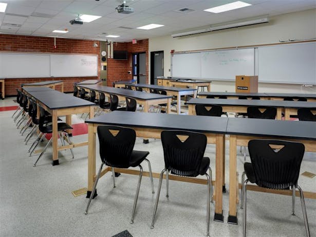 Modernized Physics Lab Classroom
