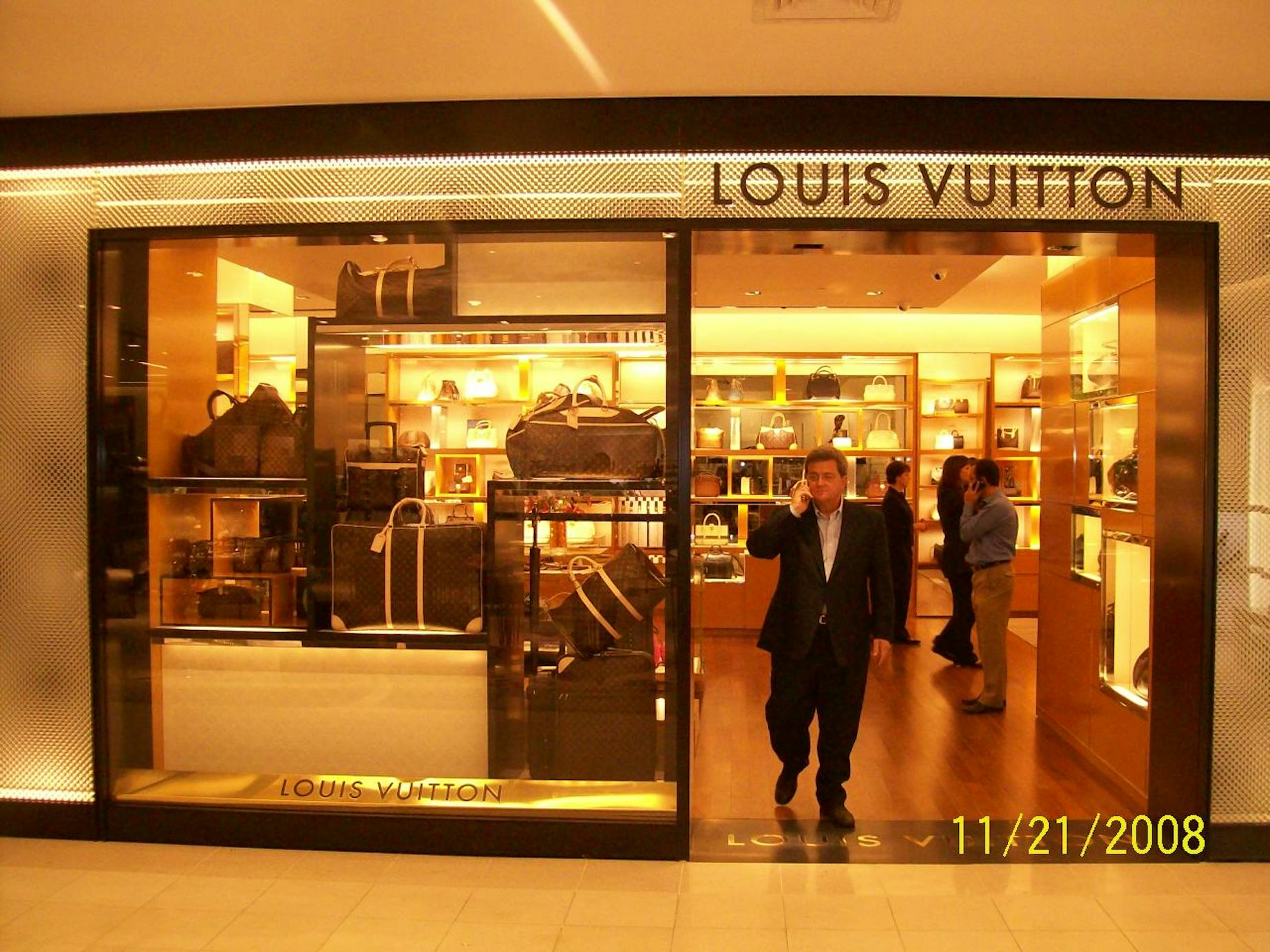  Louis  Vuitton  Retail Store  Eric Owes Archinect