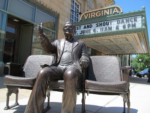 Statue of Robert Ebert outside of Virginia Theatre in Champaign, IL. Image courtesy of Wikipedia Commons (CC BY-SA 4.0)