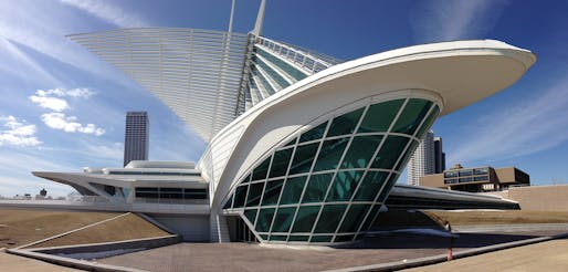 A 2013 photo of the Calatrava building courtesy Wikimedia Commons user Uriel-carmen