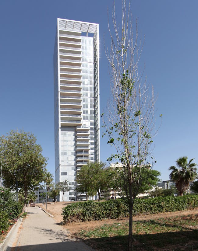 Finalist - Middle East and Africa: 6 Remez Tower, Tel Aviv, Israel by Moshe Zur Architects and Town Planners © Moshe Zur Architects