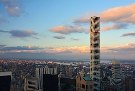 The condo board at 432 Park Avenue is suing the developers for a variety of defects throughout the luxury tower. Image: Epistola8/<a href="https://commons.wikimedia.org/wiki/File:432_Park_Avenue,_NY.jpg" target="_blank">Wikimedia Commons</a>