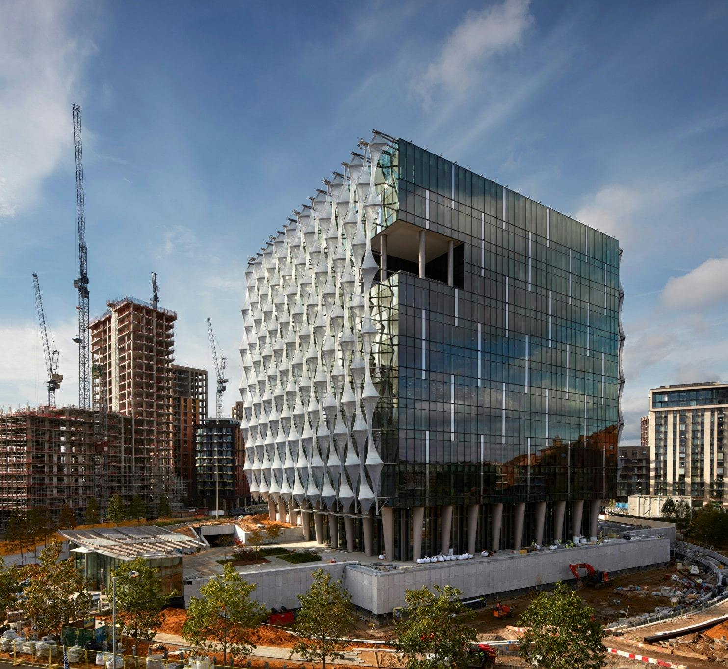 The New Billion dollar U S embassy In London Doesn t Want To Look Like 