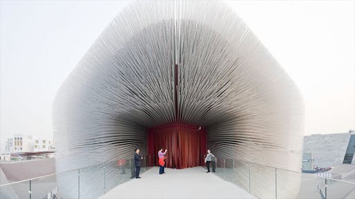 Thomas Heatherwick's 2010 Seed Cathedral pavilion serves as one of the positive examples of architecture in Goldhagen's book, inspiring "gentle delight." Image: TED.