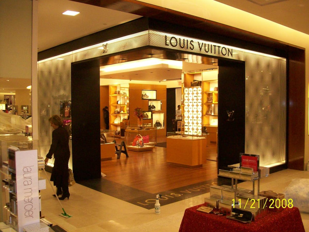 mall with louis vuitton near me