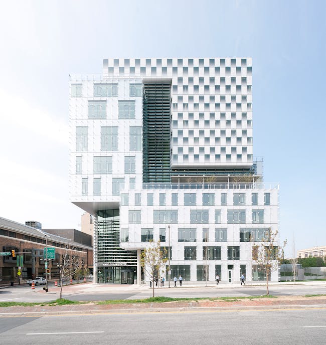 Street view of the completed John and Frances Angelos Law Center for the University of Baltimore designed by Behnisch Architekten; Photo: David Matthiesen 