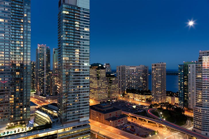 Downtown towers, 29th floor, Toronto, ON © Sam Javanrouh