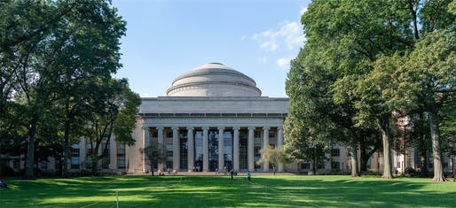 MIT Building 10. Photo: Wikimedia Commons user Mys 721tx.