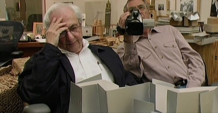 Frank Gehry lets Sydney Pollack observe his design process (screenshot of 'Sketches of Frank Gehry' via YouTube).