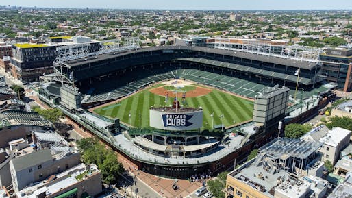 Image: Wikimedia Commons user <a href="https://commons.wikimedia.org/wiki/File:Wrigley_Field_in_line_with_sign.jpg">Sea Cow</a> (CC BY-SA 4.0)