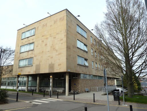 The Fulton Building at the University of Dundee used Raac concrete in its construction. Image credit: <a href="https://www.geograph.org.uk/more.php?id=3410858">Bill Harrison</a> licensed under CC BY-SA 2.0