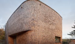 A curvaceous, shingled weekend cottage in the Czech Republic