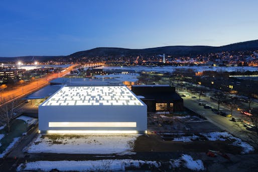 Corning Museum of Glass Contemporary Art + Design Wing in Corning NY with Thomas Phifer and Partners. Photo: Iwan Baan.