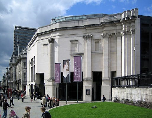 Photo: <a href="https://en.wikipedia.org/wiki/Micro_gallery#/media/File:National_Gallery_London_Sainsbury_Wing_2006-04-17.jpg">Richard George courtesy Wikimedia Commons (CC BY 2.5)</a>