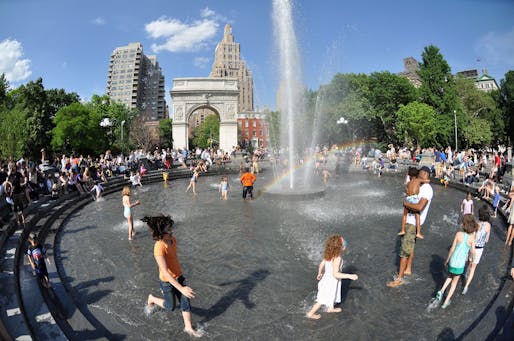 Washington Square Park in Manhattan. Image courtesy Flickr user Ludovic Bertron (CC BY 2.0)