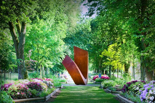 Photo of a Beverly Pepper sculpture created for the gardens at the Muni au Château de Vullierens in Switzerland. Image courtesy of Wikimedia user JulieJDI. 