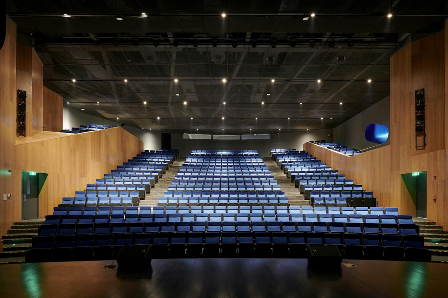 Open Architecture combines Library and Theatre in "Blue Whale" BIBLIOTHEATER. Школа Qingpu Pinghe. Shanghai Qingpu Pinghe International School Masterplan. Shanghai Qingpu Pinghe International School. Theater library