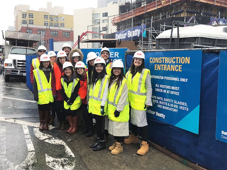 A site visit with members of the Women’s Initiative group from SOM’s San Francisco office. Photo © SOM.