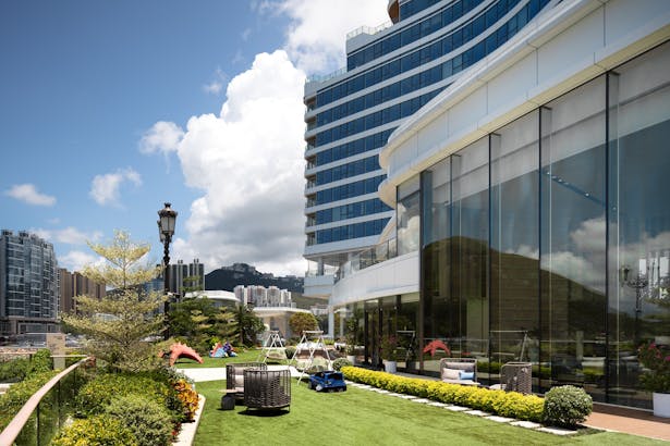 The Lawn on the 1/F podium, embracing the nature to the hotel environment