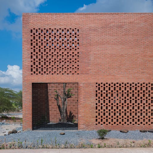 LT House by Tropical Space.  Photo: Trieu Chien.