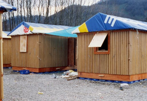 Shigeru Ban, Paper Log House, Turkey, 2000. Photo: Shigeru Ban Architects.