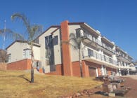 Black Eagle Mountain House - Luxury Residence, Johannesburg