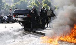 Paris erupts in riot as taxi drivers protest Uber