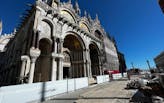 Venice installs temporary glass barriers at St Mark’s Basilica to prevent flooding