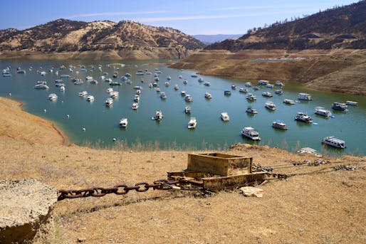 Drought conditions at Lake Oroville, California, where water levels decreased to 38% of capacity in May 2021. Photo by wikiphotographer / Flickr , licensed under CC BY-SA 2.0
