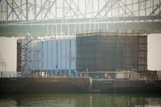 The structure that is almost certainly being built by Google, on a barge in San Francisco Bay. (Credit: James Martin/CNET) 