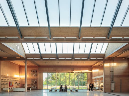 Vitsœ's new building in Royal Leamington Spa is a furniture factory at day and a venue for lectures and concerts at night. Photo: Dirk Lindner.
