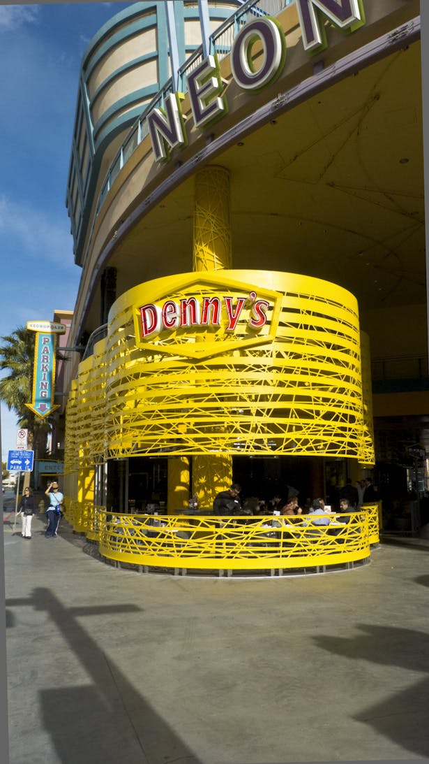 Denny's Las Vegas, Matthew Gindlesperger