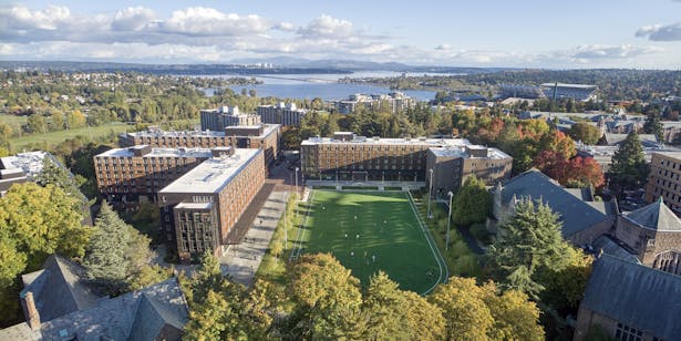 The North Campus Housing takes advantage of grand natural backdrops like Union Bay and Mount Rainier. | © Bruce Damonte