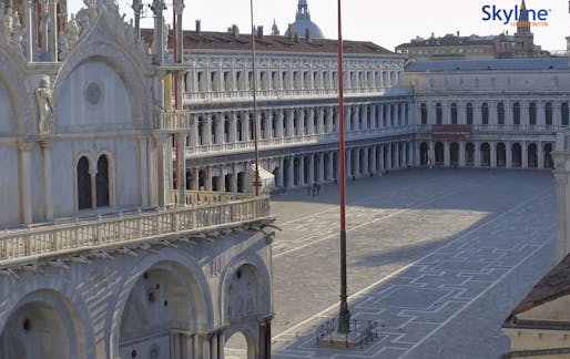 Image from @noahkalina's March 23 tweet: 'Piazza San Marco - Venice, IT. 3/23/2020 17:00'