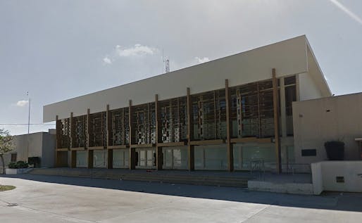 The vacant former West Los Angeles Courthouse. Image: <a href="https://www.google.com/maps/@34.0450911,-118.4500459,2a,90y,210.33h,93.9t/data=!3m6!1e1!3m4!1s2xt1IekTHsglSYH85CqdRQ!2e0!7i13312!8i6656">Google Street View</a>