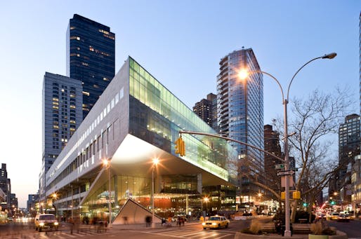Alice Tully Hall Renovation. "In collaboration with Diller Scofidio + Renfro, FXFOWLE completed a major aesthetic and functional transformation of Alice Tully Hall as part of a larger project for the Julliard School at Lincoln Center." Image © Iwan Baan courtesy of FXCollaborative. 