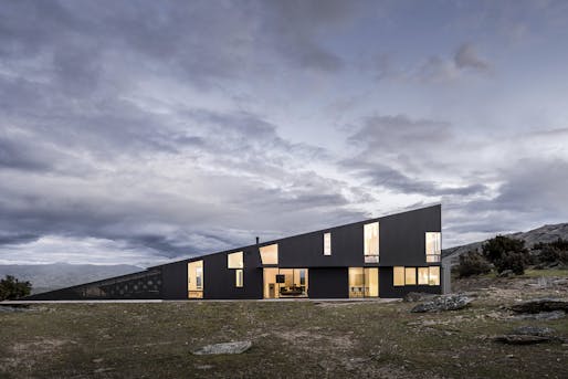 Wedge House in Wanaka, New Zealand by Actual Architecture Co.; Photo: Dennis Radermacher
