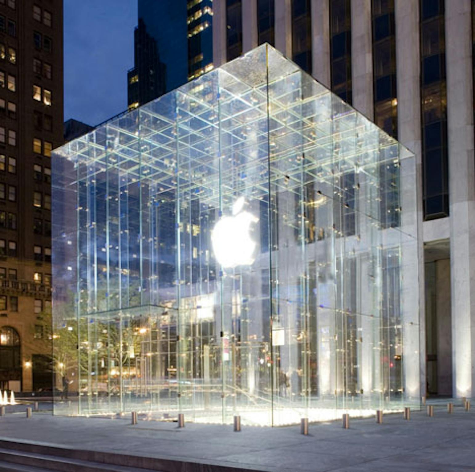 Вб стекло. Эпл. Apple. Нью-Йорк.