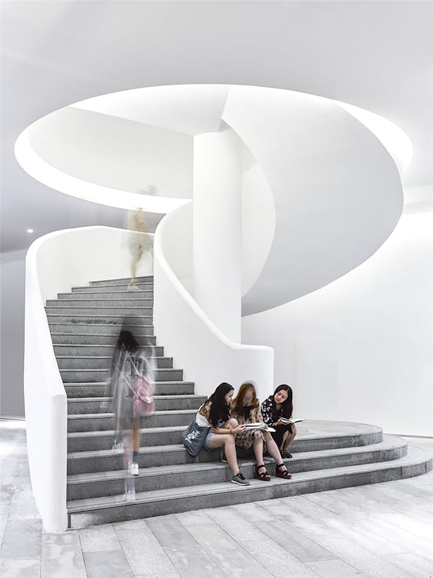 Multiple-public-stair-space-of-MAN-LAP-FONG ©Qiu