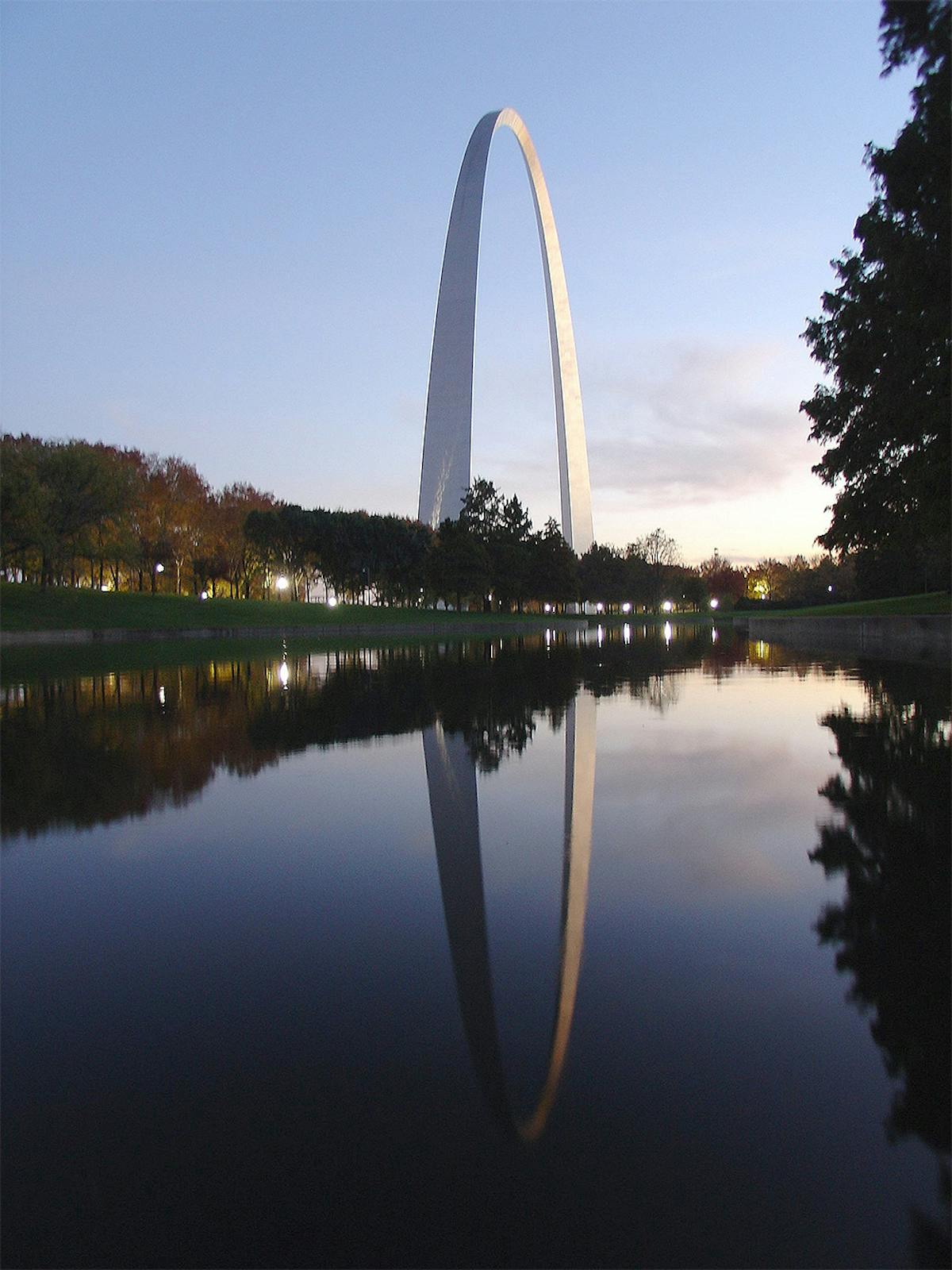 FAA restricts drones over ten major U.S. landmarks, including St. Louis Gateway Arch, Statue of ...